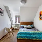 Blumenhaus-apartment Apartman *