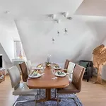 Blumenhaus-apartment Apartman
